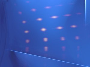 数据存储创新材料：DNA存储与玻璃光盘科普